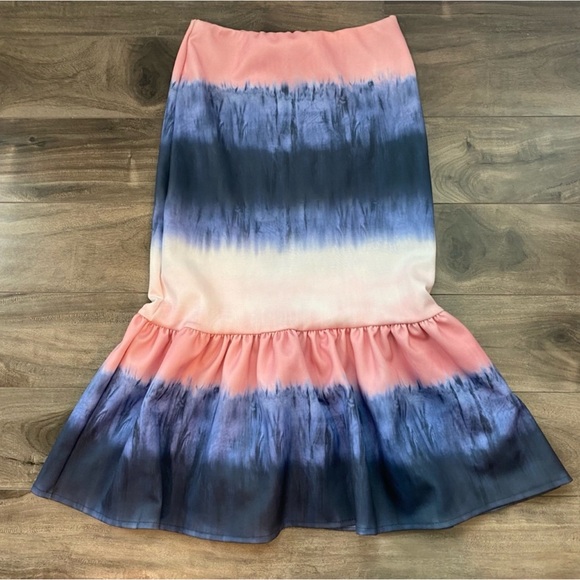 ASOS Peplum Hem Scuba Pencil Skirt In Watercolor Ombré Print - Picture 3 of 6